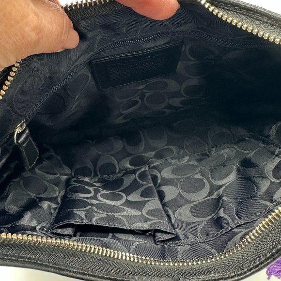 Vintage COACH Legacy Black Leather Hobo Shoulder/Handbag in EVC - Picture 14 of 16